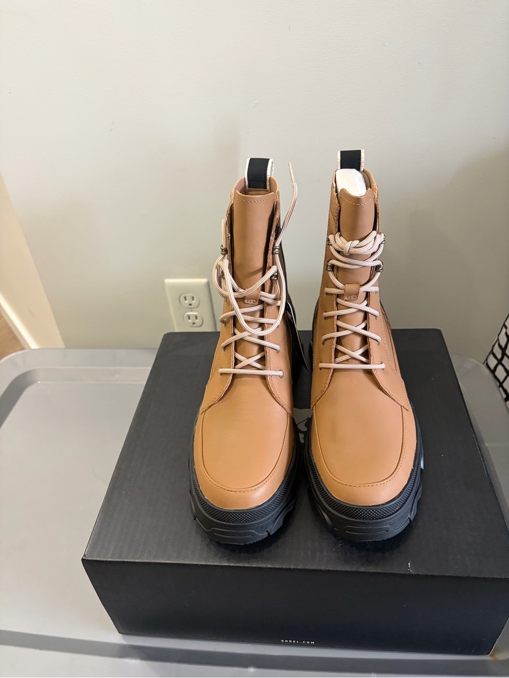 Sorel Men's Tan Leather Lace-Up Platform Boots with Black Sole